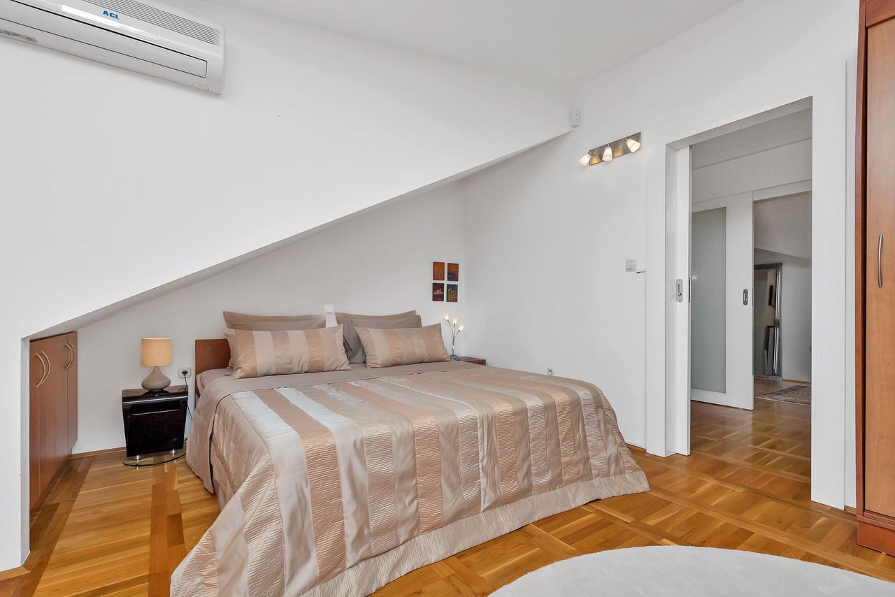 Apartment Manhattan Макарська Екстер'єр фото