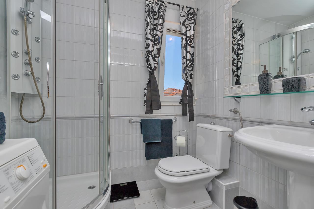 Apartment Manhattan Макарська Екстер'єр фото