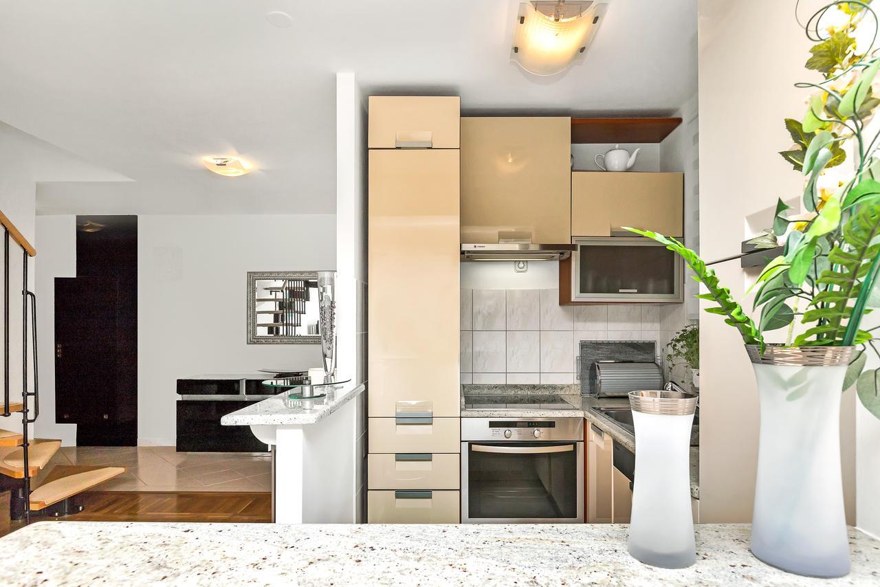Apartment Manhattan Макарська Екстер'єр фото