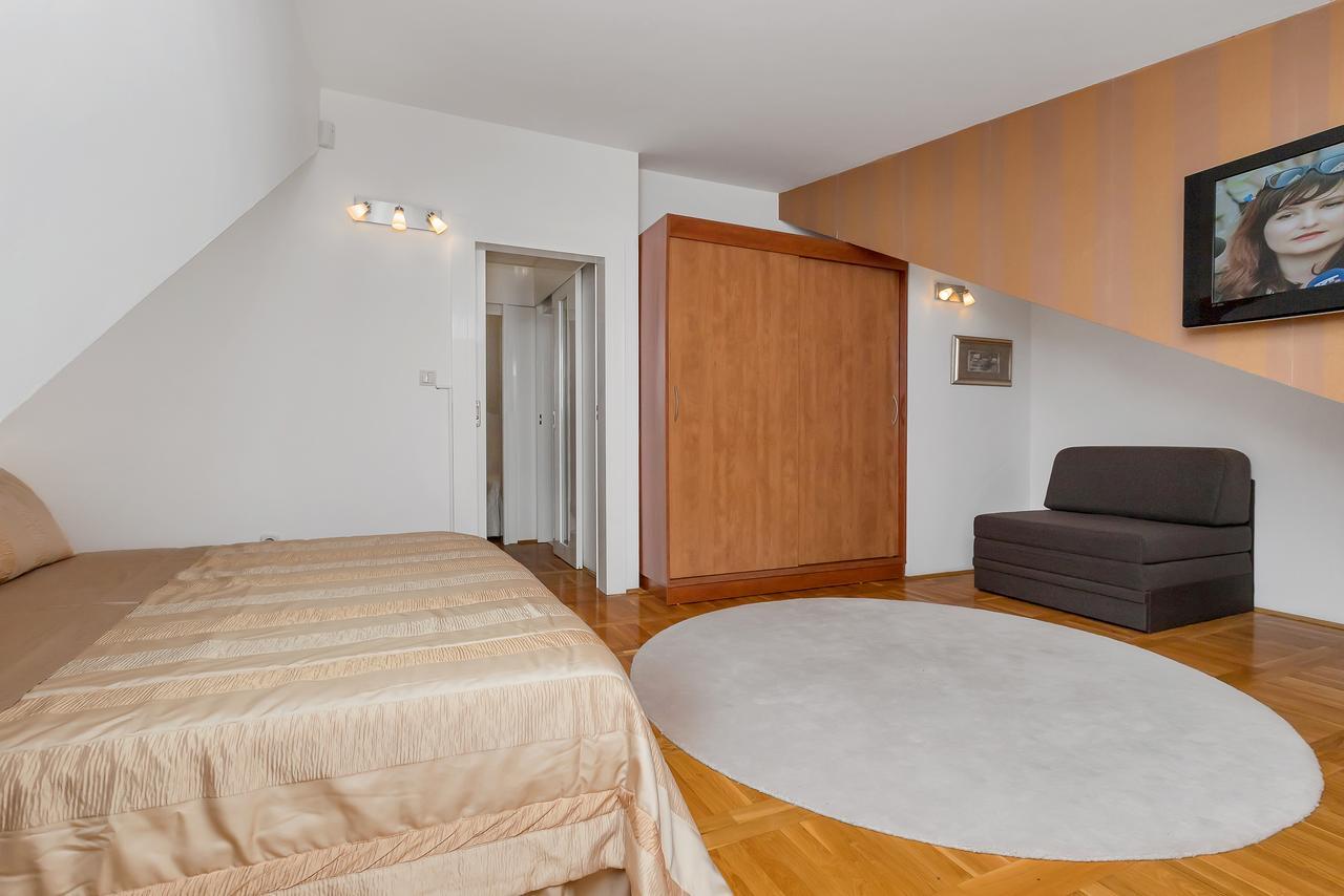 Apartment Manhattan Макарська Екстер'єр фото