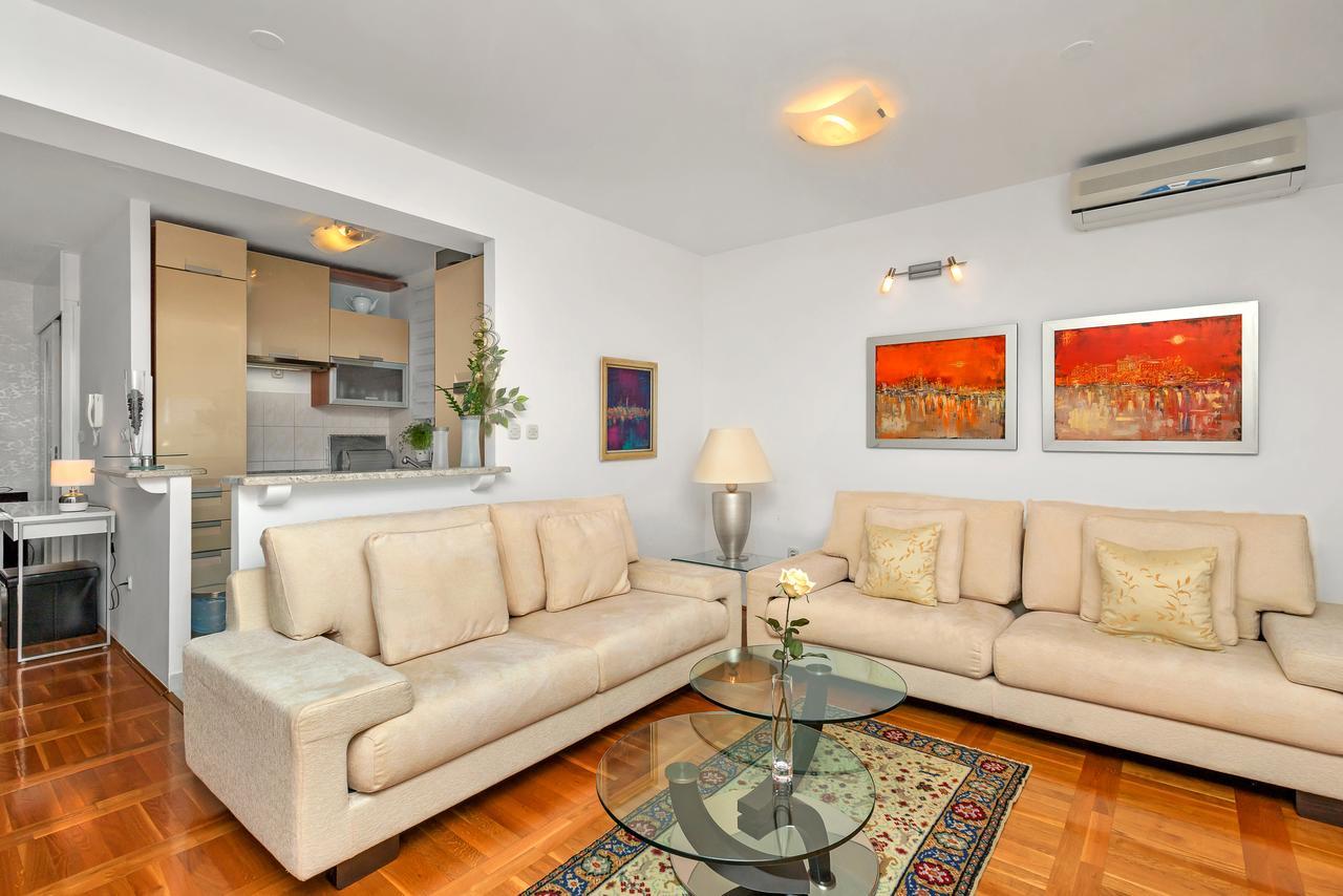 Apartment Manhattan Макарська Екстер'єр фото